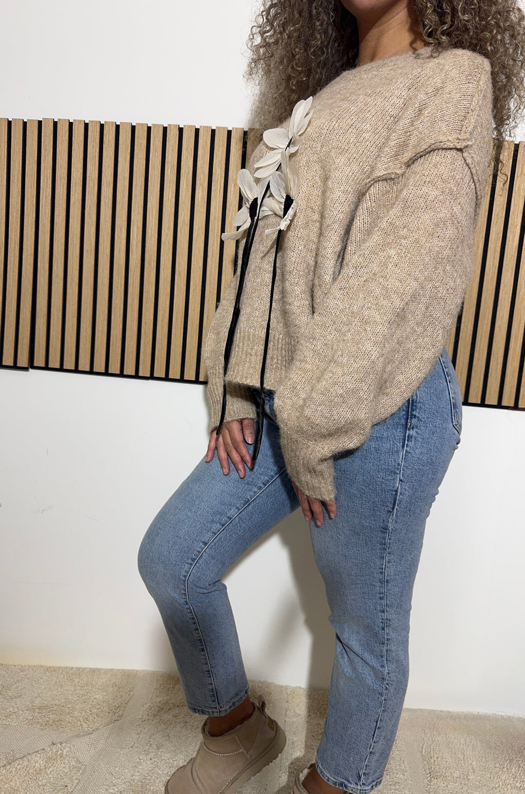 3D Flower Knit Pullover – Beige