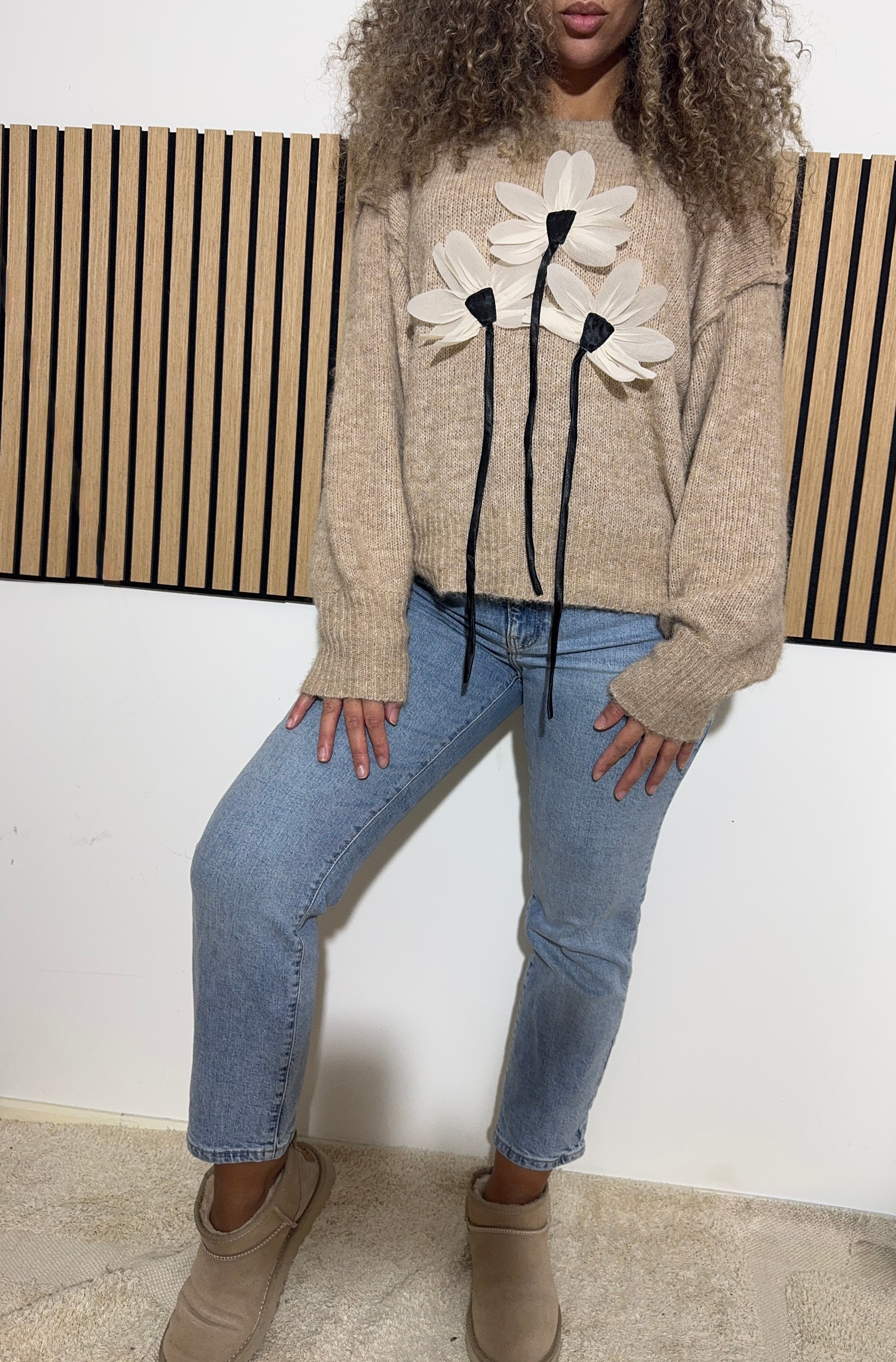 3D Flower Knit Pullover – Beige