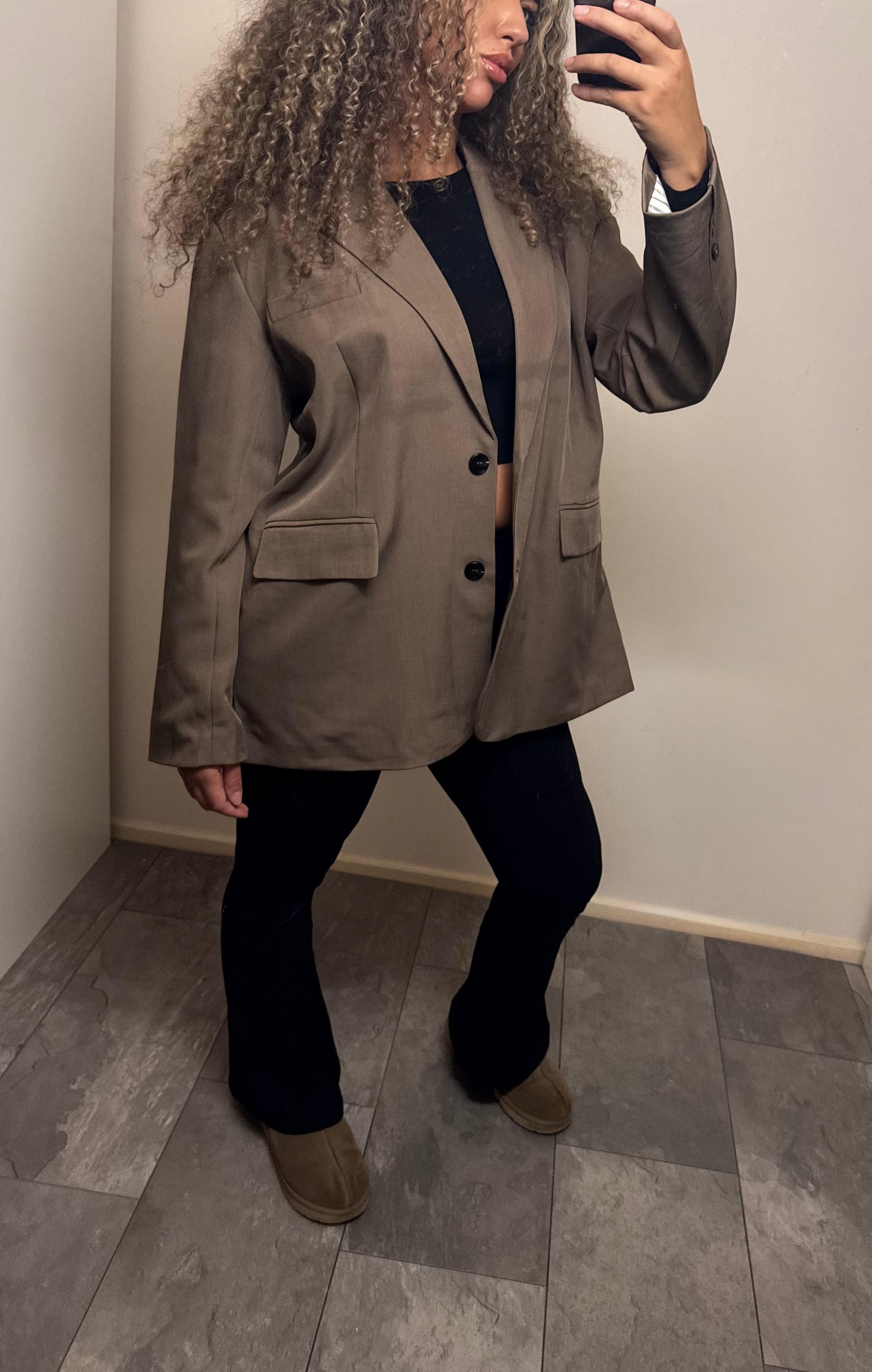 Taupe Oversized Blazer – Casual Chic Musthave