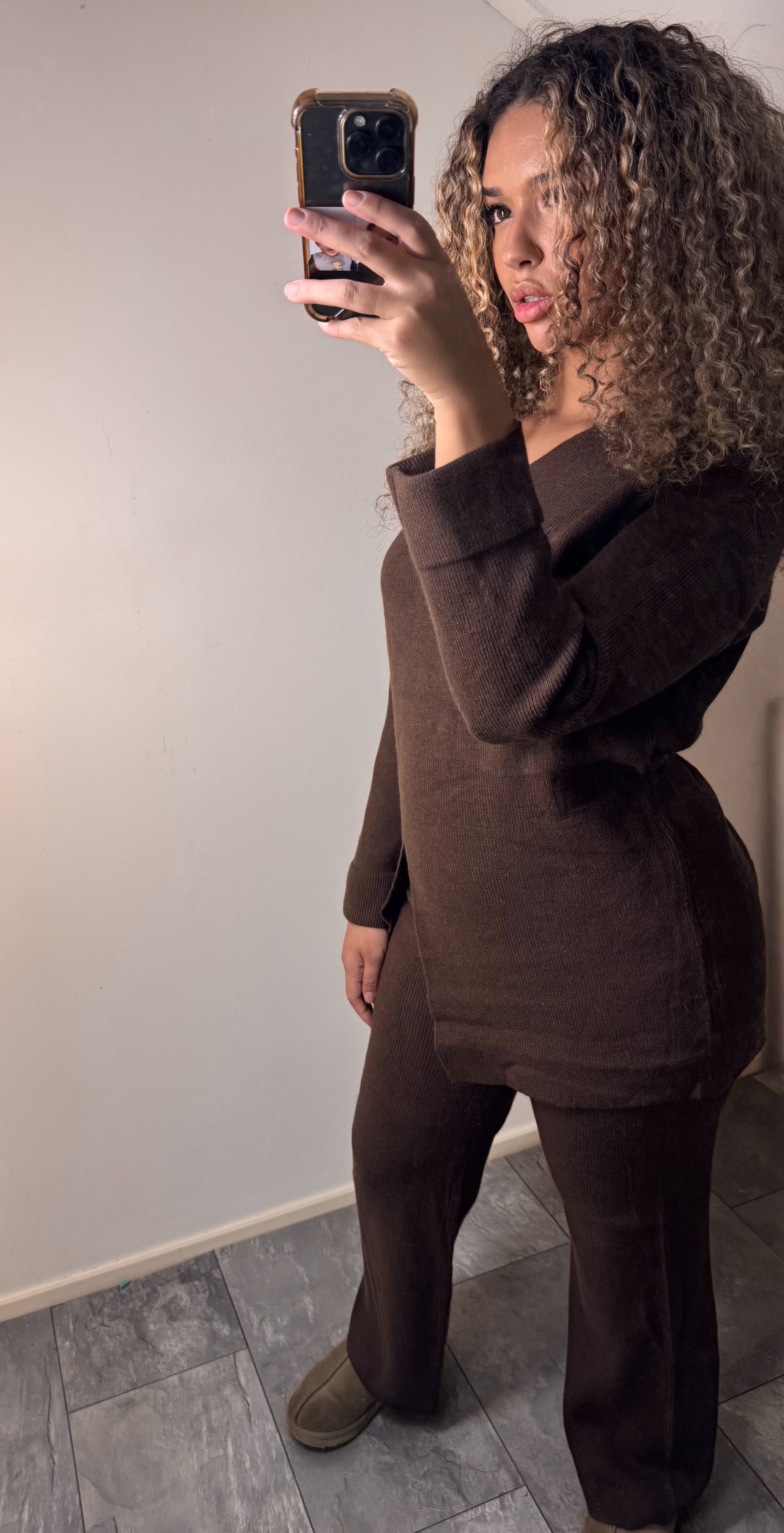 Twee-delige Gebreide Set – Trui en Broek – Chocolate Brown