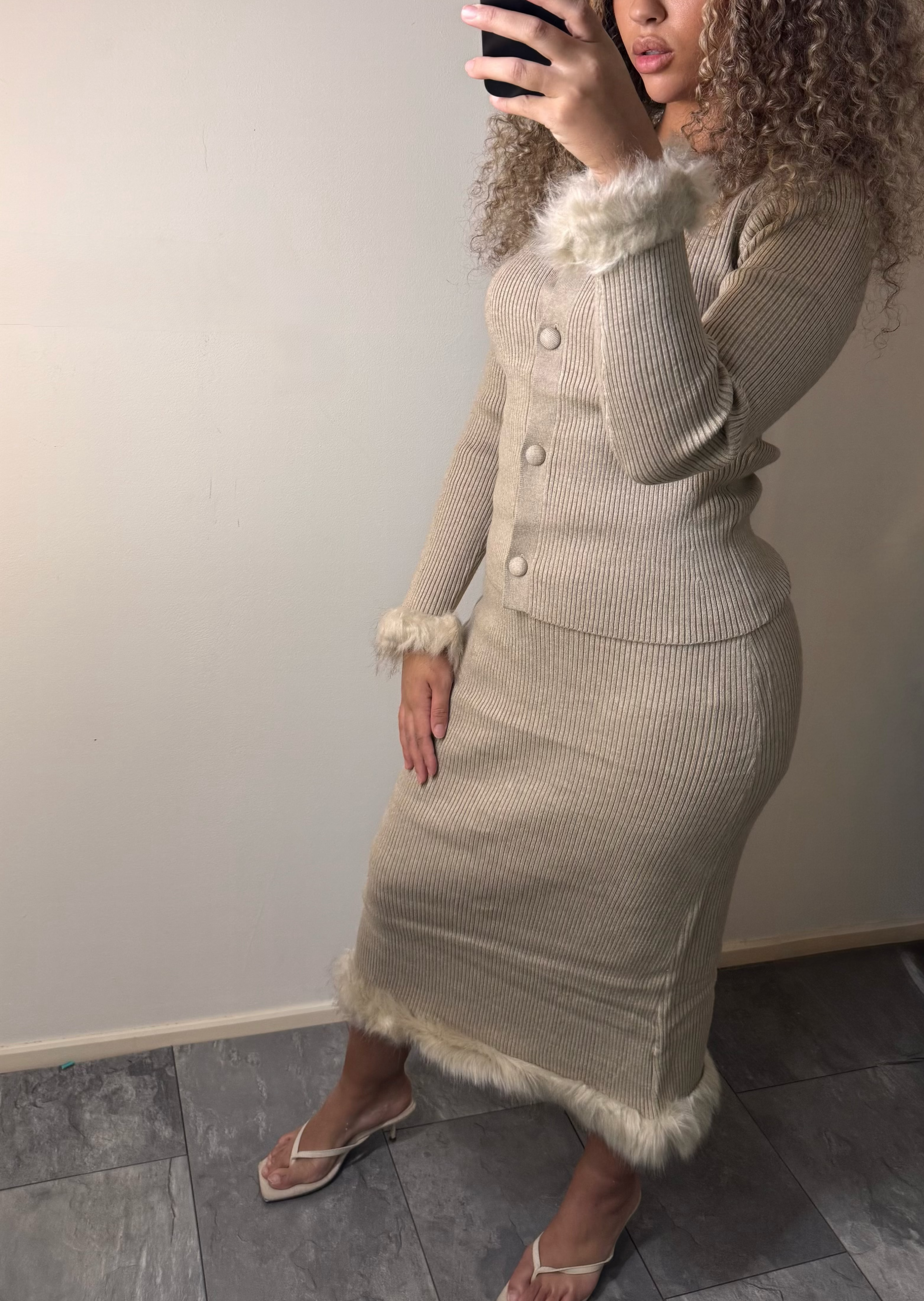 Gebreide Set met Faux Fur Details – Beige
